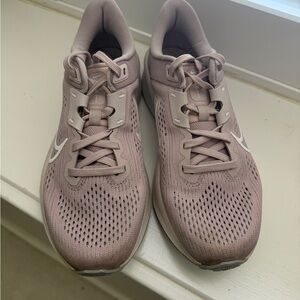 Nike Women’s Running Shoes -size 7